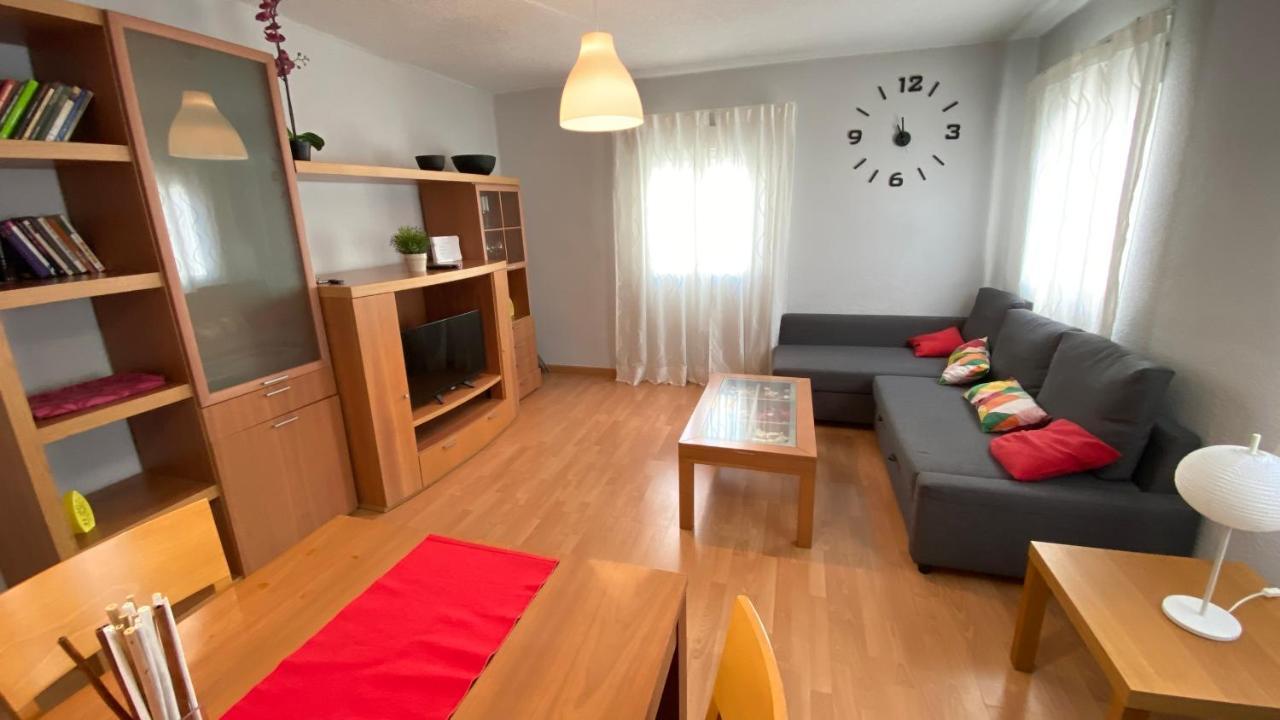Aluche Con Parking Gratuito Appartement Madrid
